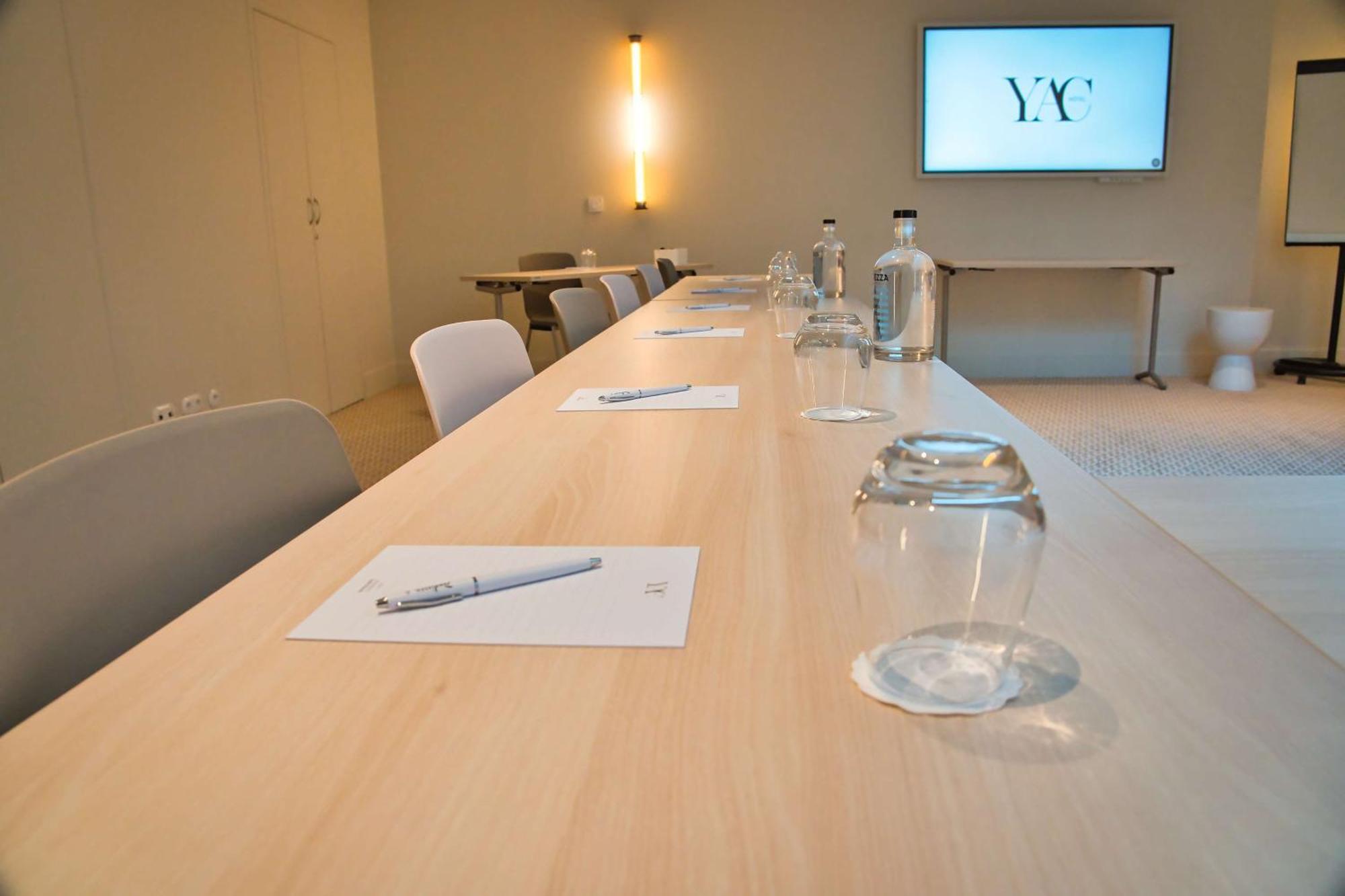 Hotel Yac Paris Clichy, A Member Of Radisson Individuals エクステリア 写真